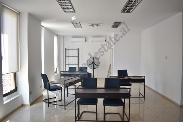 Zyre me qira prane Sheshit Skenderbej ne Tirane